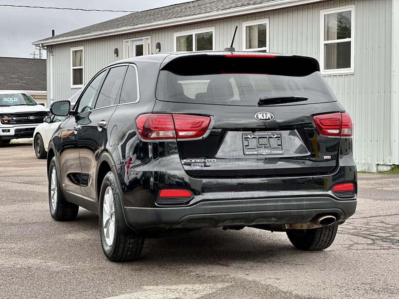 2020 Kia Sorento LX 4WD W/TWO SETS OF TIRES/RIMS Photo4