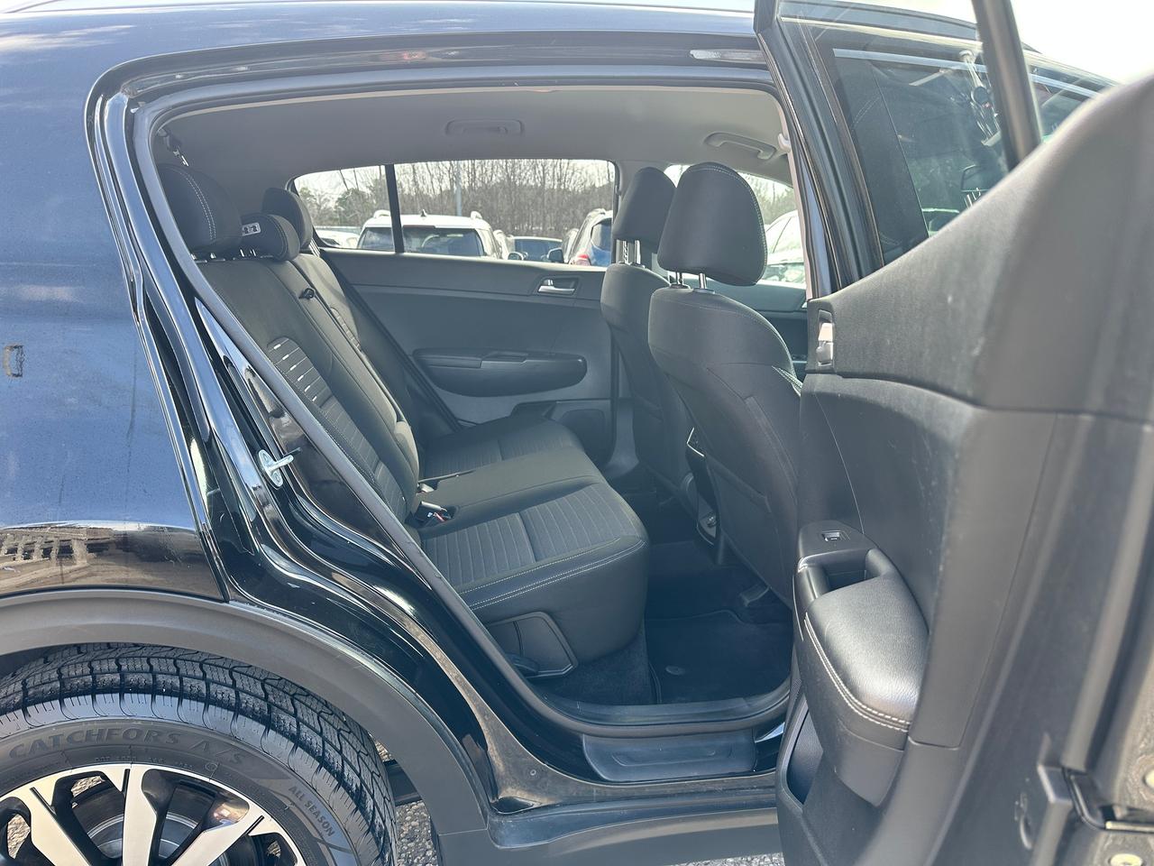 2017 Kia Sportage EX HTD-Cloth Bluetooth FM/XM BackupCam CarPlay A/C Photo