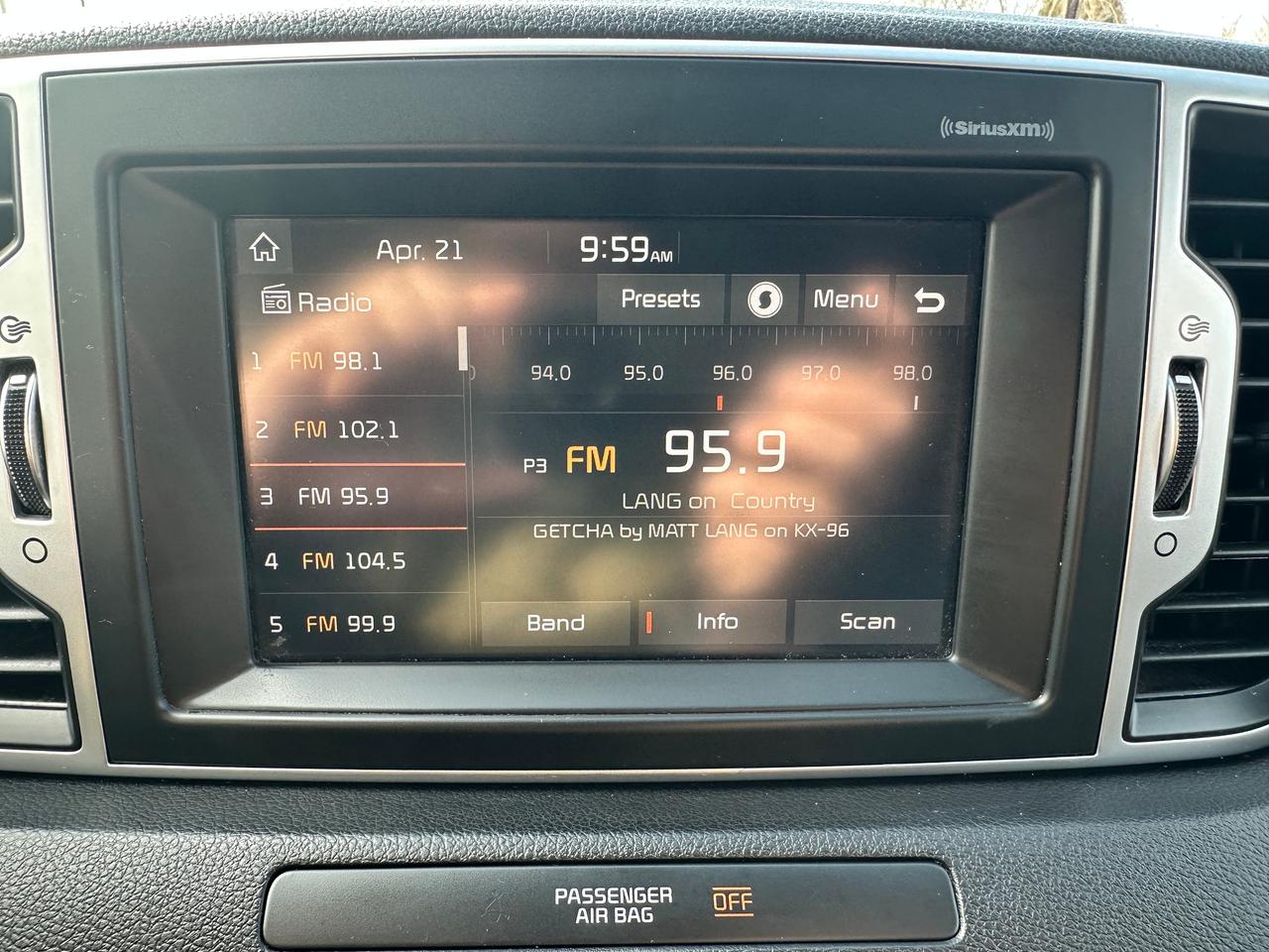 2017 Kia Sportage EX HTD-Cloth Bluetooth FM/XM BackupCam CarPlay A/C Photo