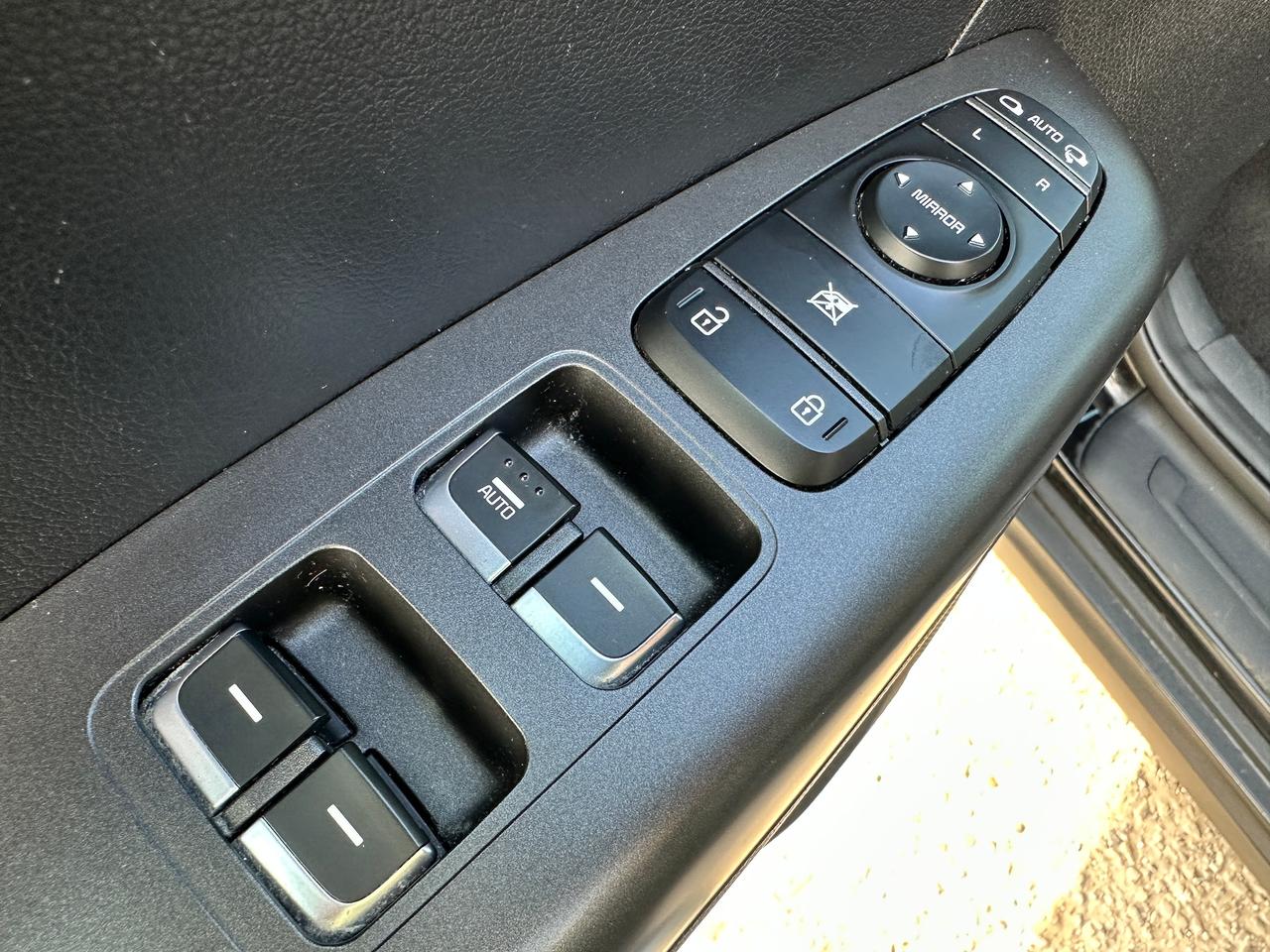 2017 Kia Sportage EX HTD-Cloth Bluetooth FM/XM BackupCam CarPlay A/C Photo
