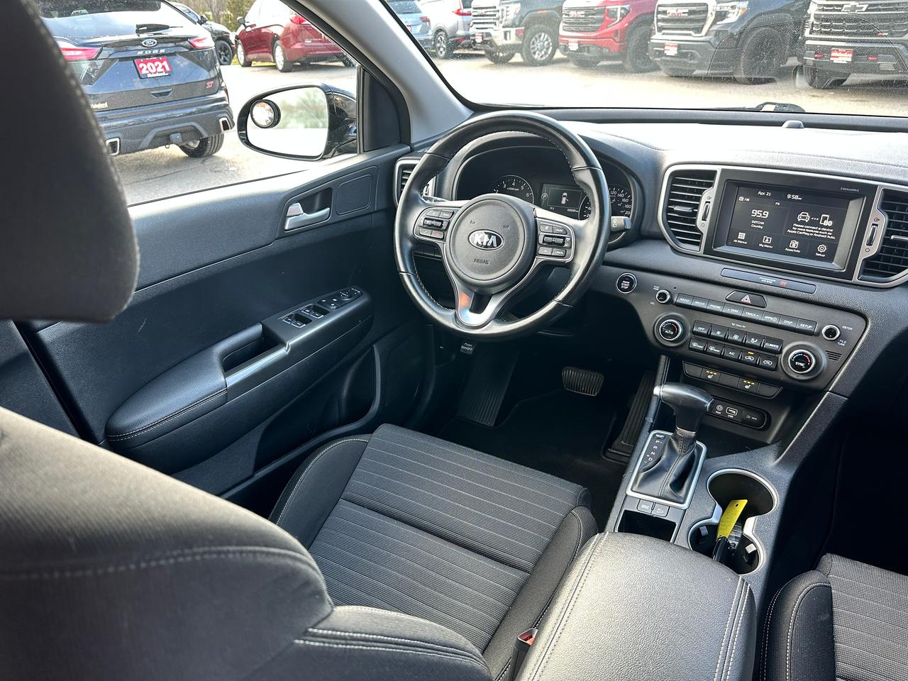 2017 Kia Sportage EX HTD-Cloth Bluetooth FM/XM BackupCam CarPlay A/C Photo