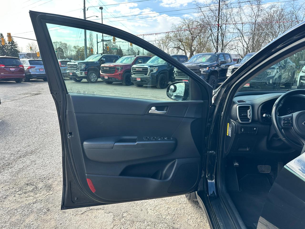 2017 Kia Sportage EX HTD-Cloth Bluetooth FM/XM BackupCam CarPlay A/C Photo