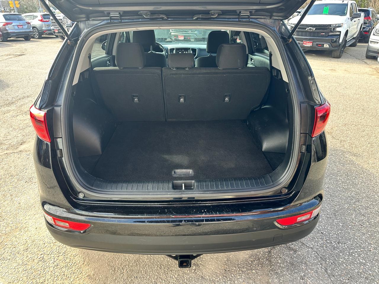 2017 Kia Sportage EX HTD-Cloth Bluetooth FM/XM BackupCam CarPlay A/C Photo