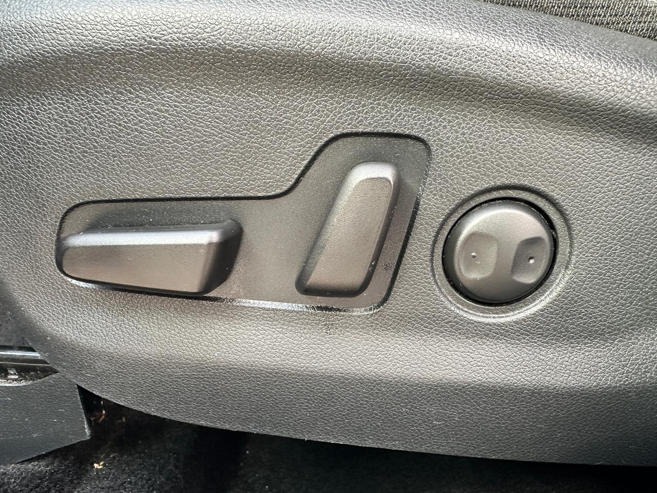 2017 Kia Sportage EX HTD-Cloth Bluetooth FM/XM BackupCam CarPlay A/C Photo