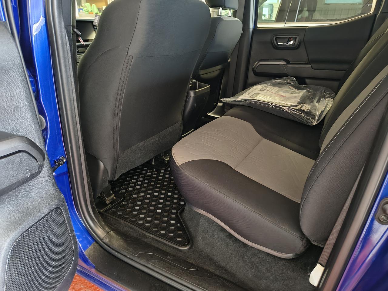 2023 Toyota Tacoma TRD Off Road Photo0