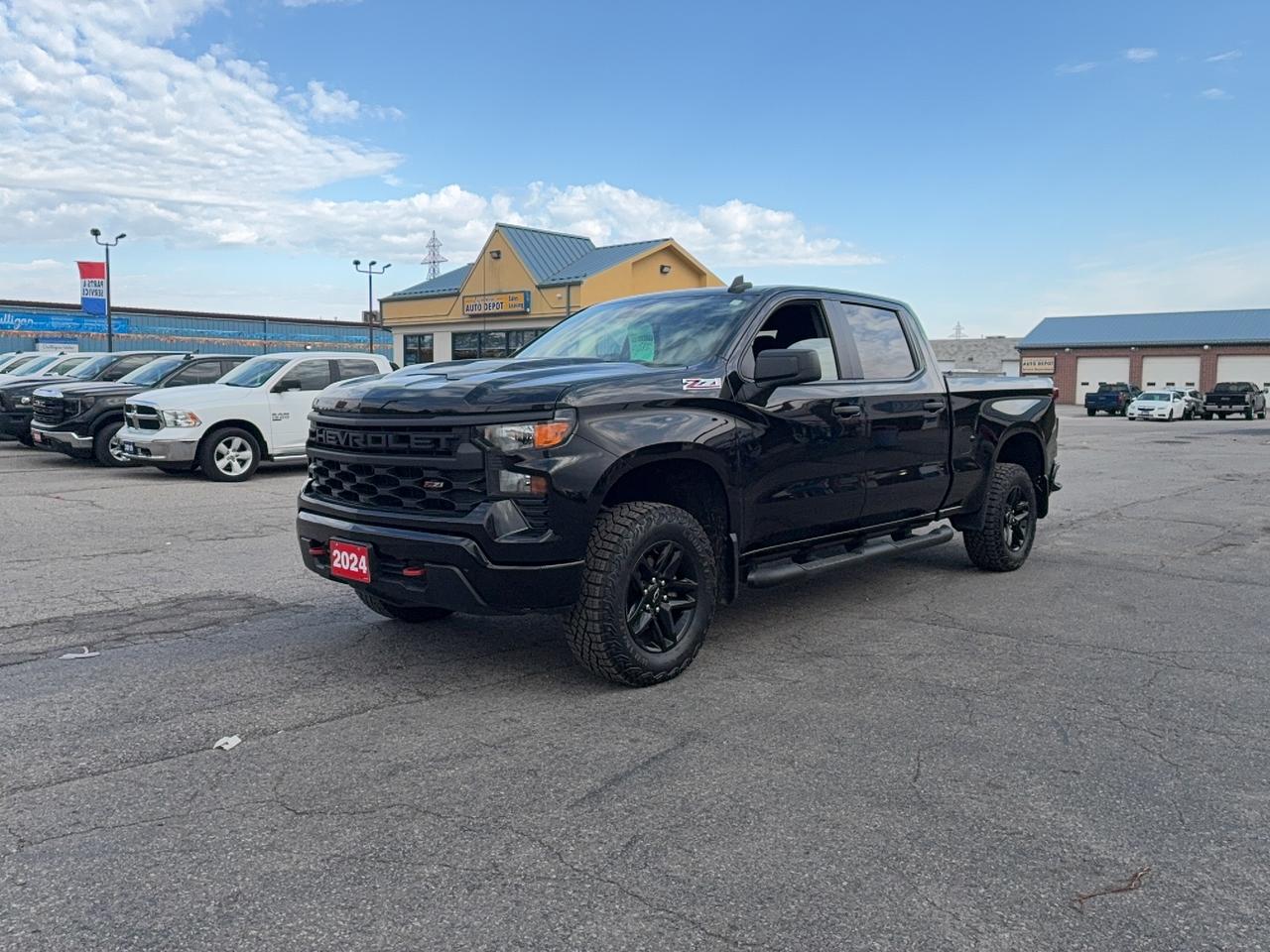 Used 2024 Chevrolet Silverado 1500 CustomTrailBossZ71CrewCab4WD5.3L8cyl 6'7