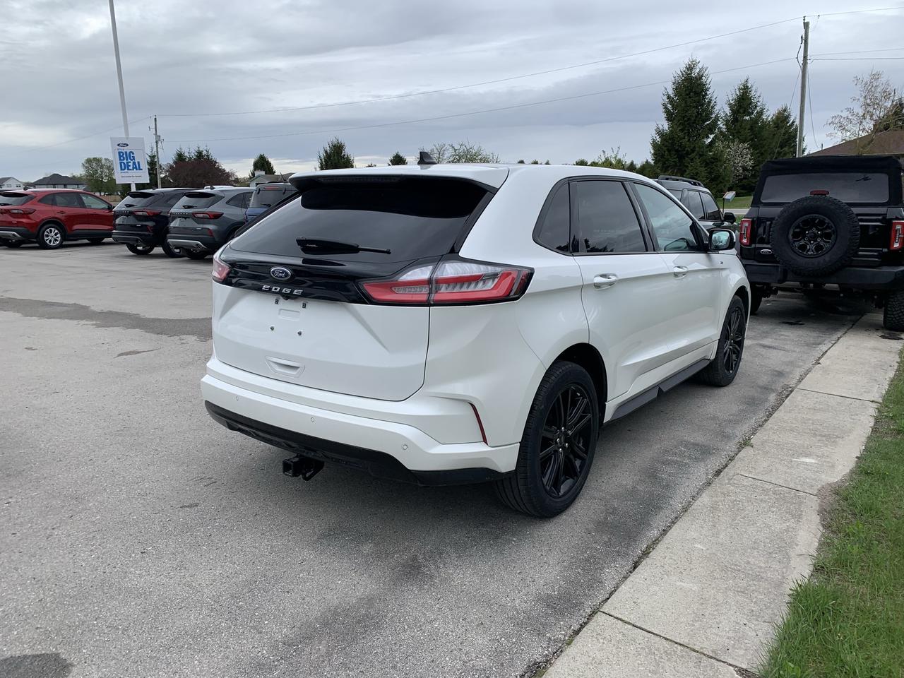 2022 Ford Edge 250A Photo