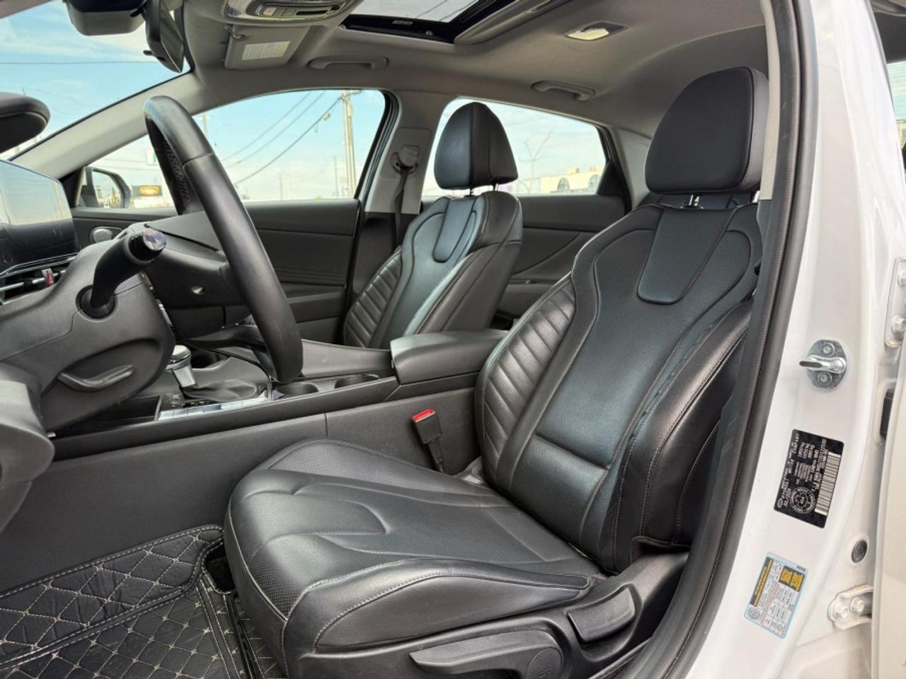 2025 Hyundai Elantra Hybrid LUXURY/ LEATHER/ SUNROOF/ NAVI/ CARPLAY/ REAR CAM - Photo #12