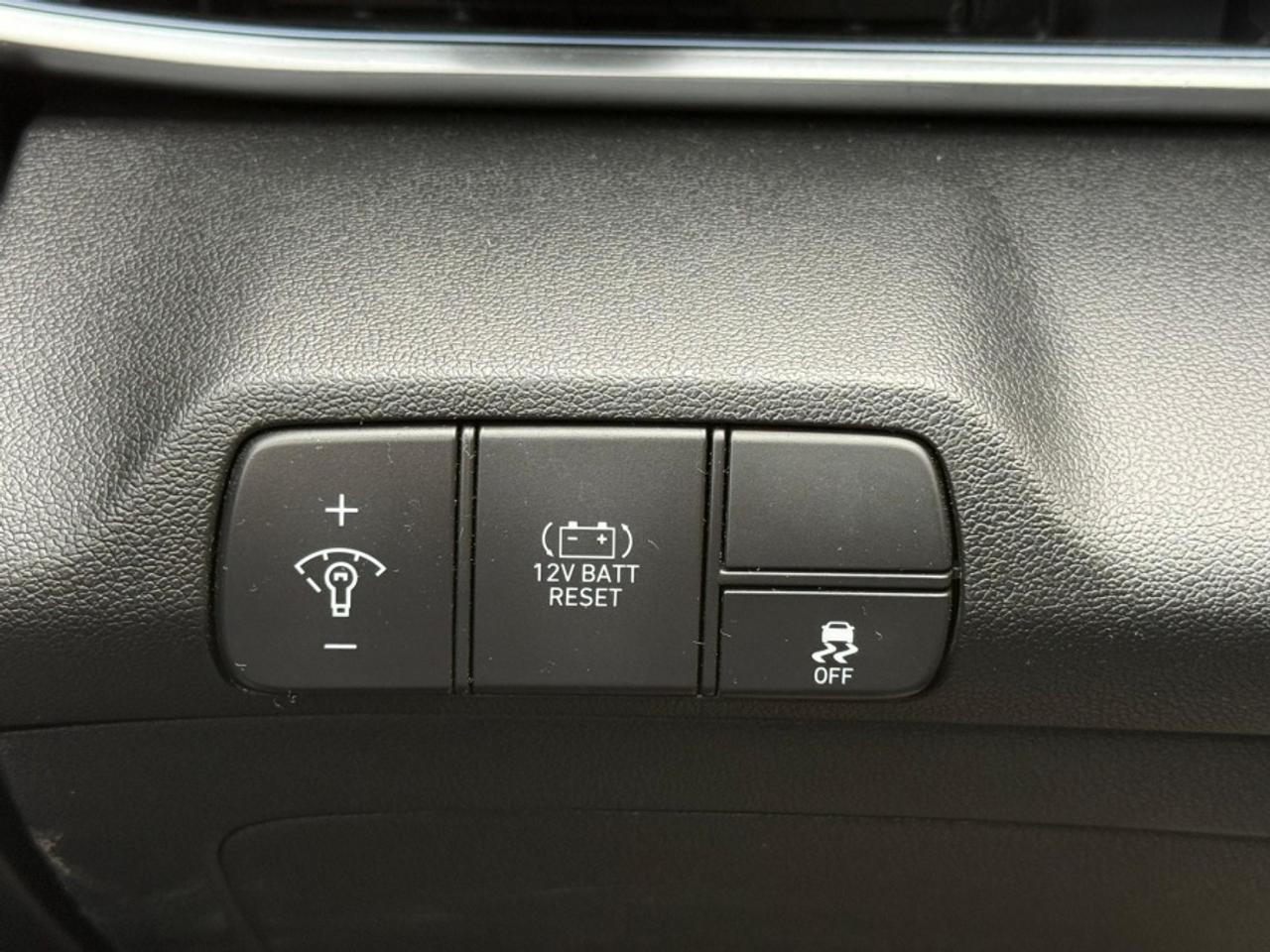 2025 Hyundai Elantra Hybrid LUXURY/ LEATHER/ SUNROOF/ NAVI/ CARPLAY/ REAR CAM Photo