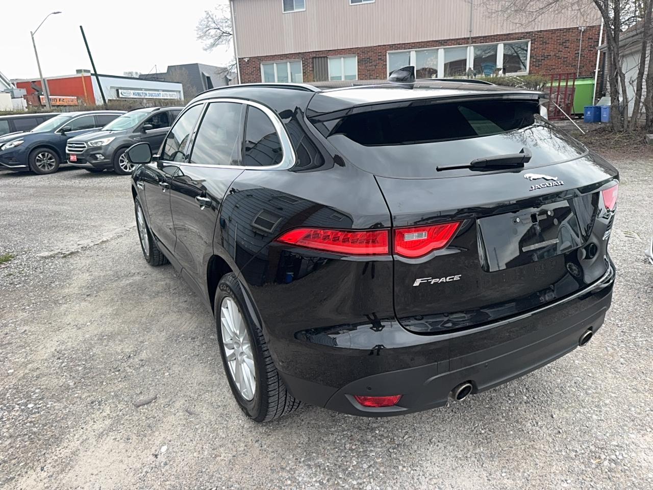 2017 Jaguar F-PACE 35t Prestige Photo