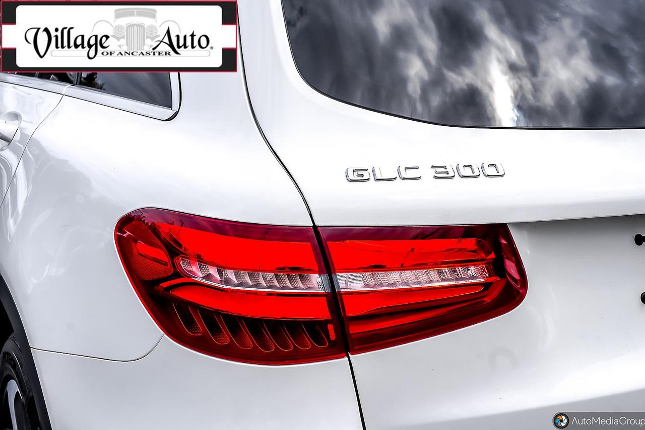 2017 Mercedes-Benz GLC-Class 4MATIC 4DR GLC 300 Photo