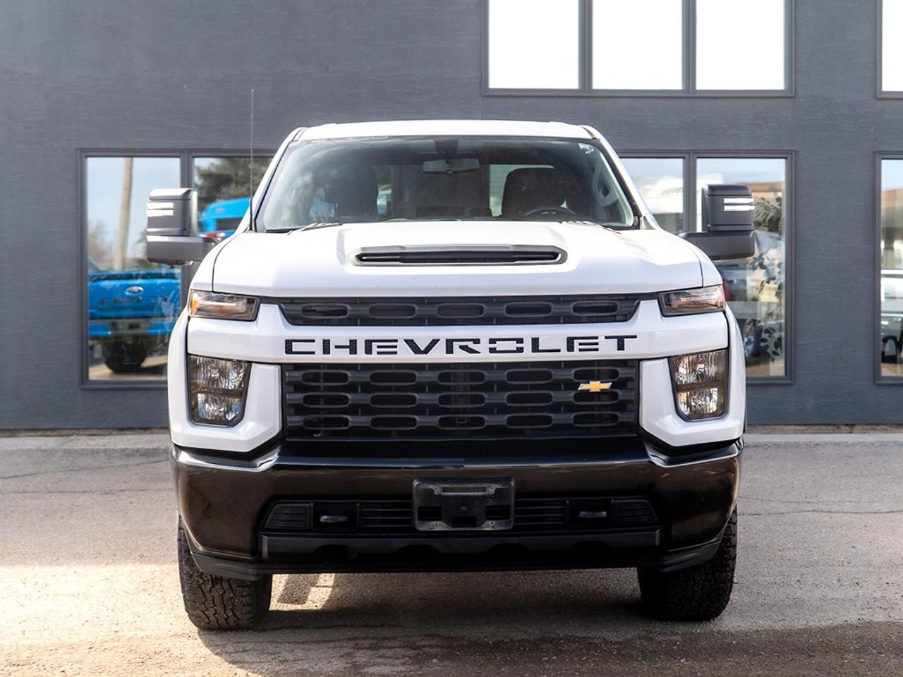 2022 Chevrolet Silverado 2500 Custom Photo2