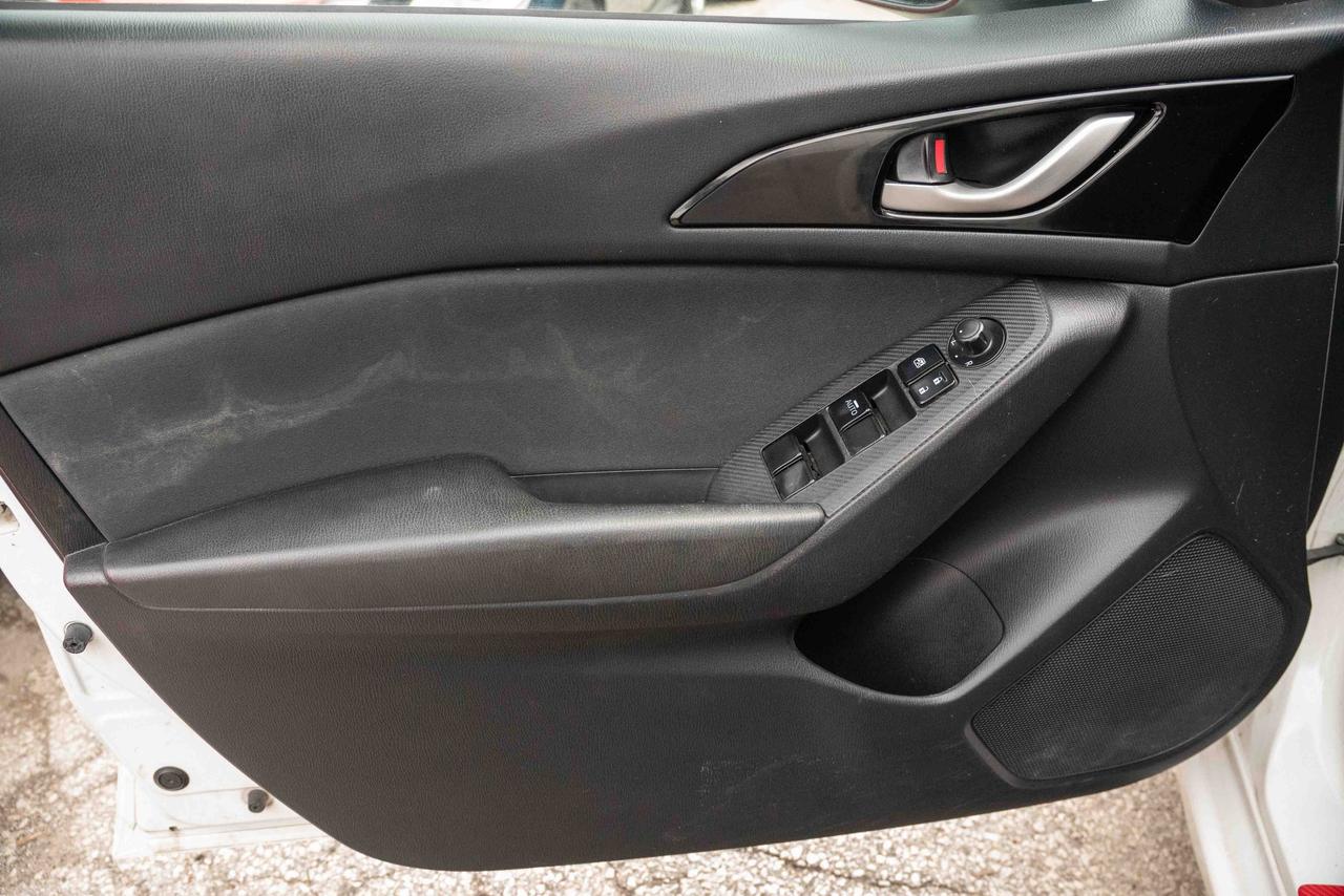 2014 Mazda MAZDA3 i Touring Photo