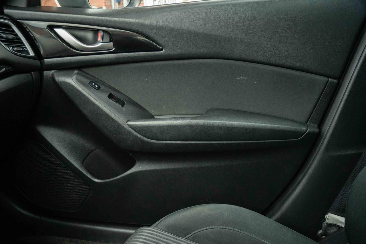 2014 Mazda MAZDA3 i Touring Photo