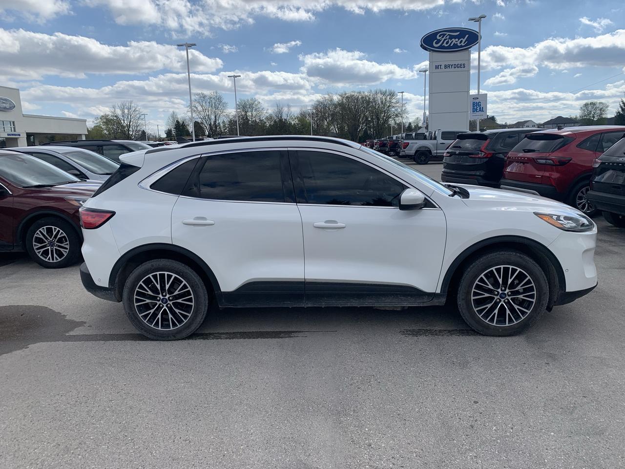 2022 Ford Escape Titanium Plug-In Hybrid FWD Photo3