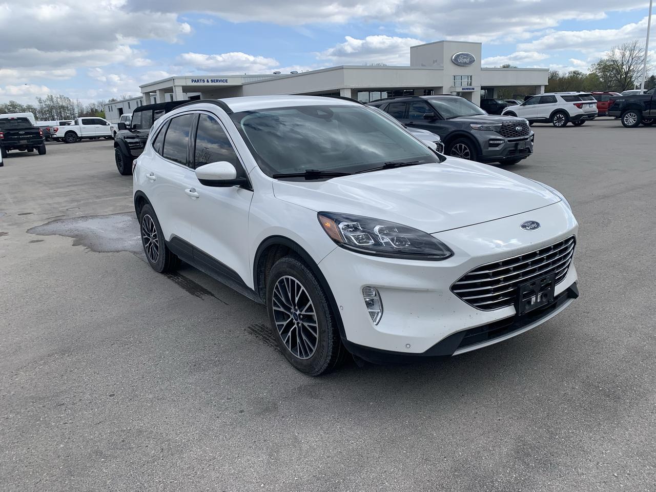 2022 Ford Escape Titanium Plug-In Hybrid FWD Photo2