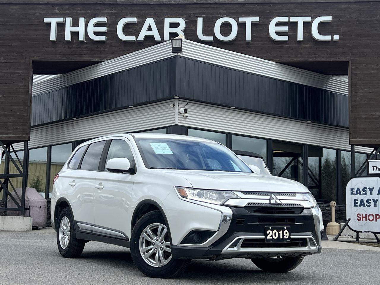 2019 Mitsubishi Outlander ES 4X4, HEATED FRONT SEATS, BACK UP CAM!! Photo0