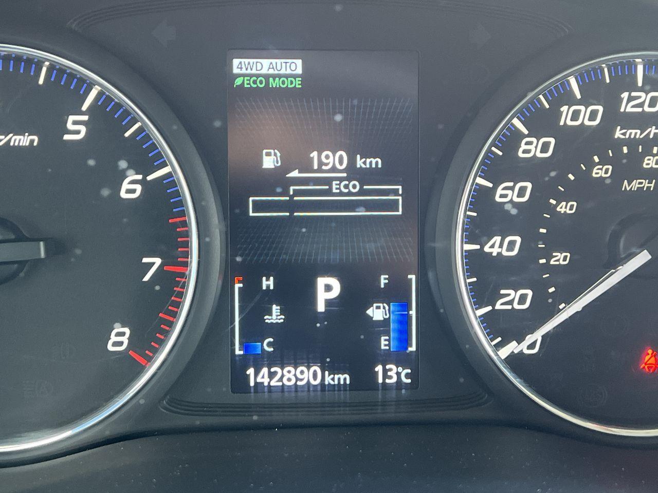 2019 Mitsubishi Outlander ES 4X4, HEATED FRONT SEATS, BACK UP CAM!! Photo