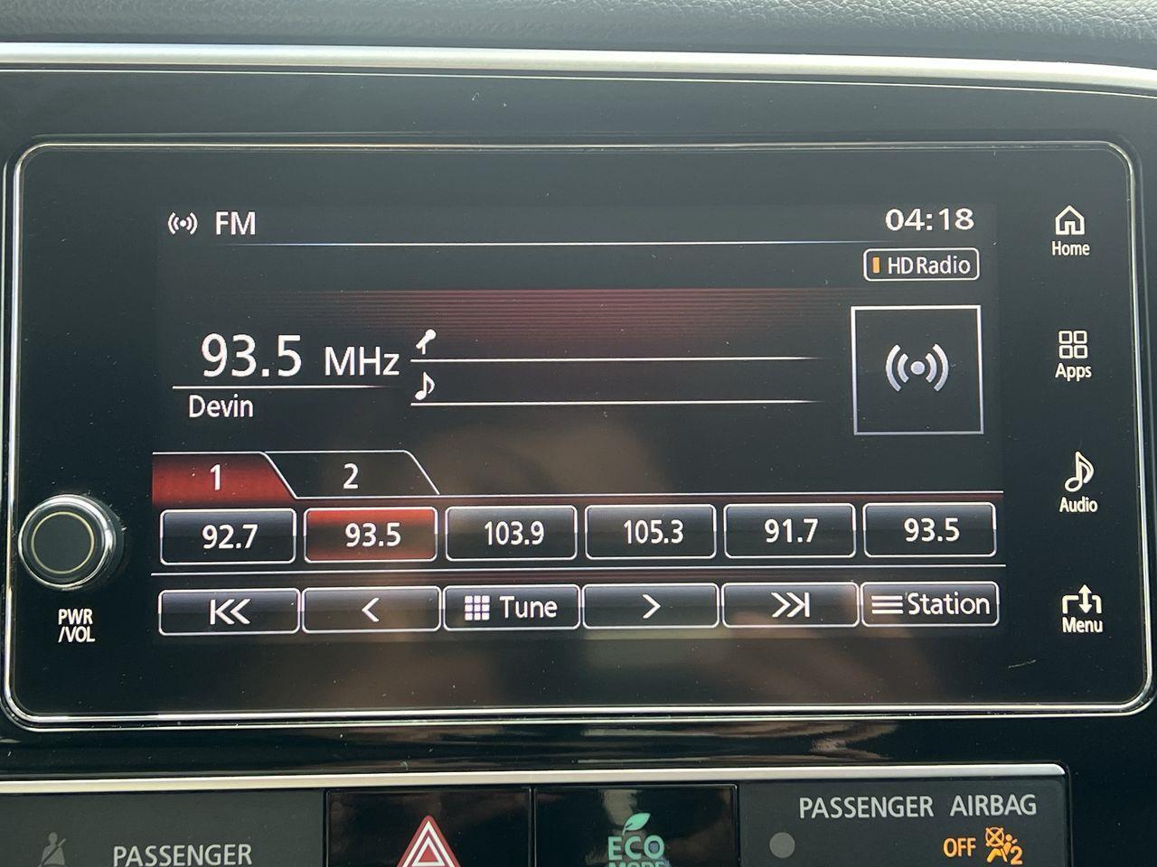 2019 Mitsubishi Outlander ES 4X4, HEATED FRONT SEATS, BACK UP CAM!! Photo