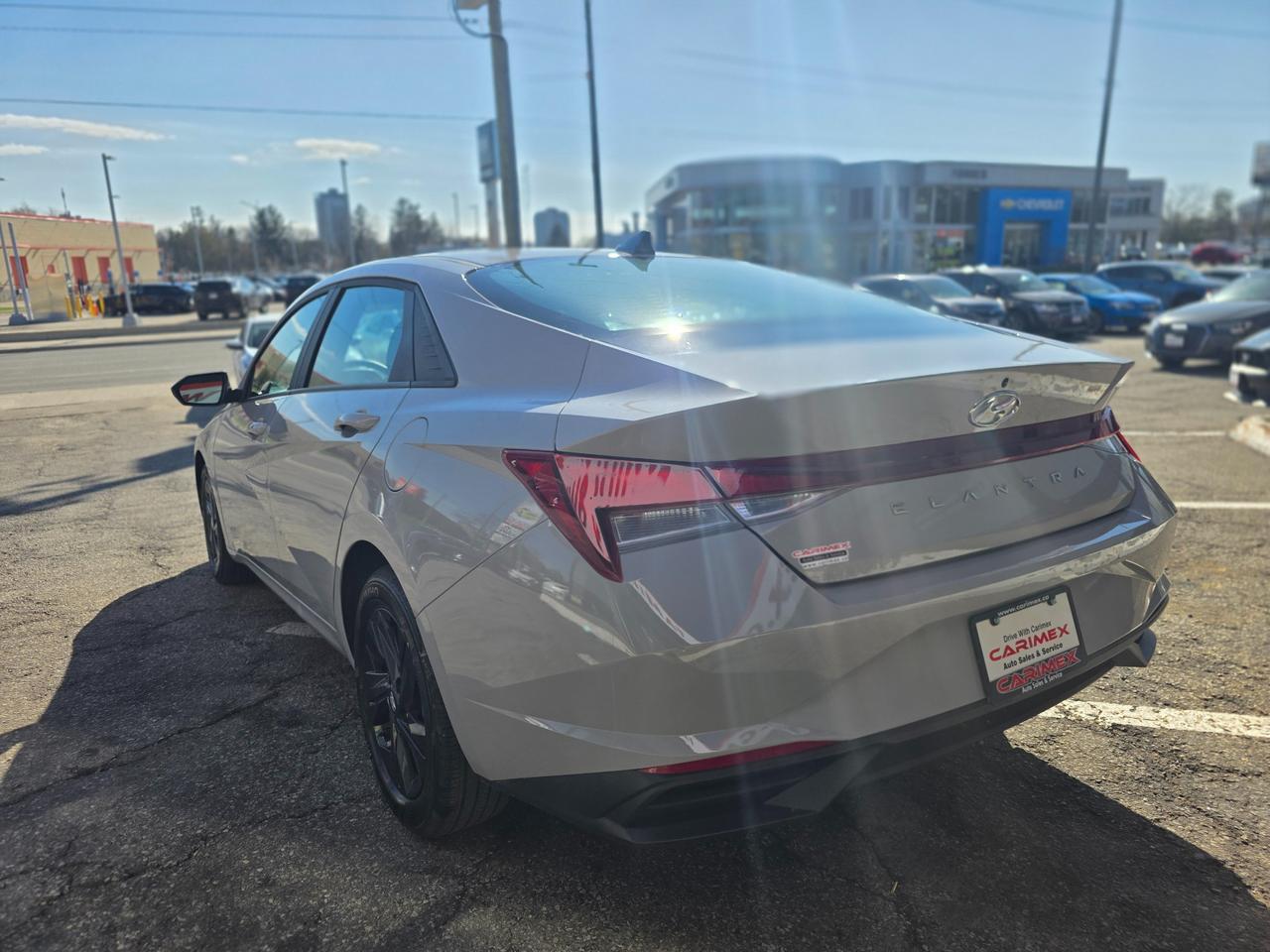 2023 Hyundai Elantra Preferred w/Tech Package LOW KMS | ONE OWNER | NAVI | Sunroof | BSM | Heated Seats Photo