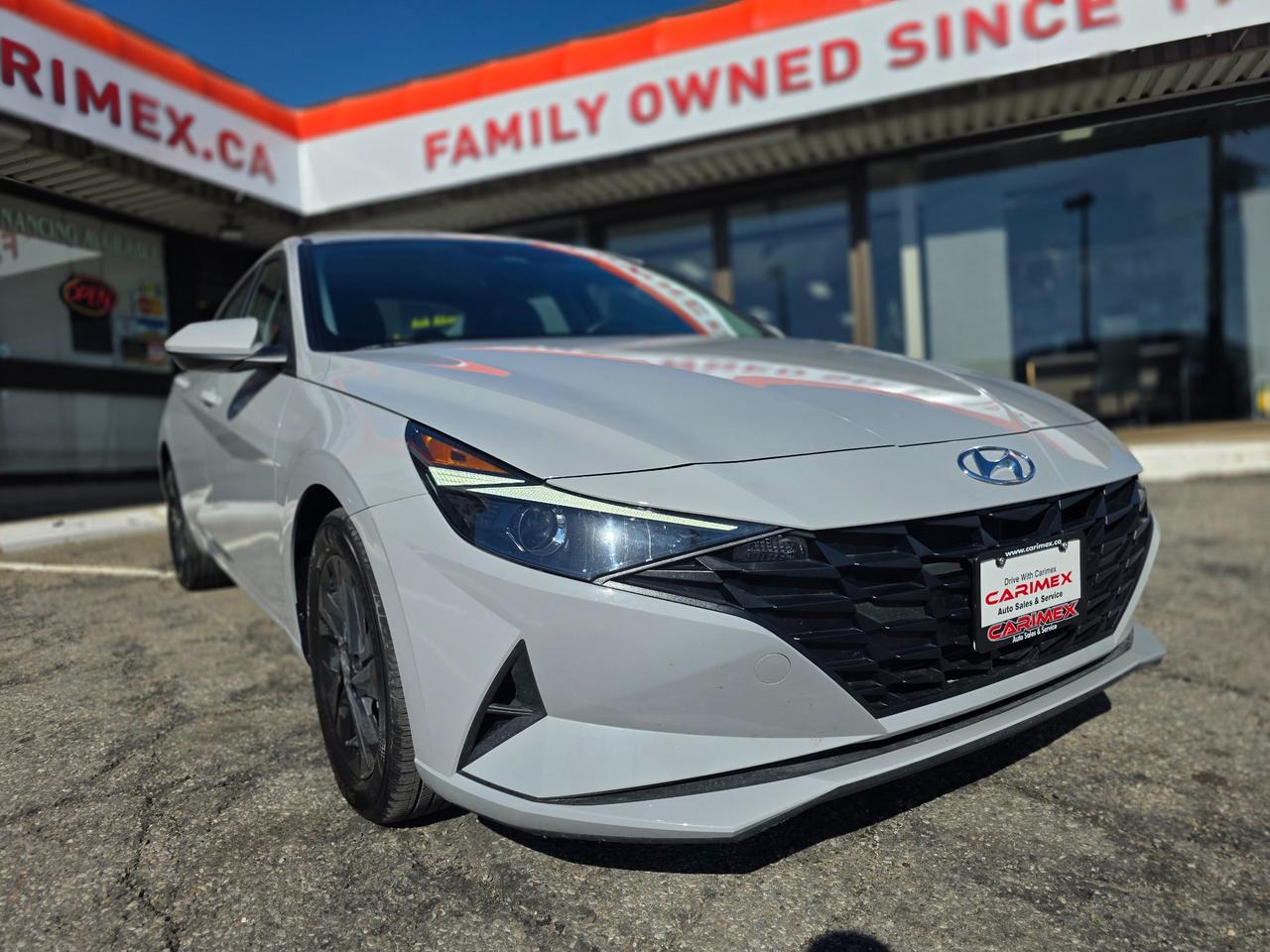 2023 Hyundai Elantra Preferred w/Tech Package LOW KMS | ONE OWNER | NAVI | Sunroof | BSM | Heated Seats Photo