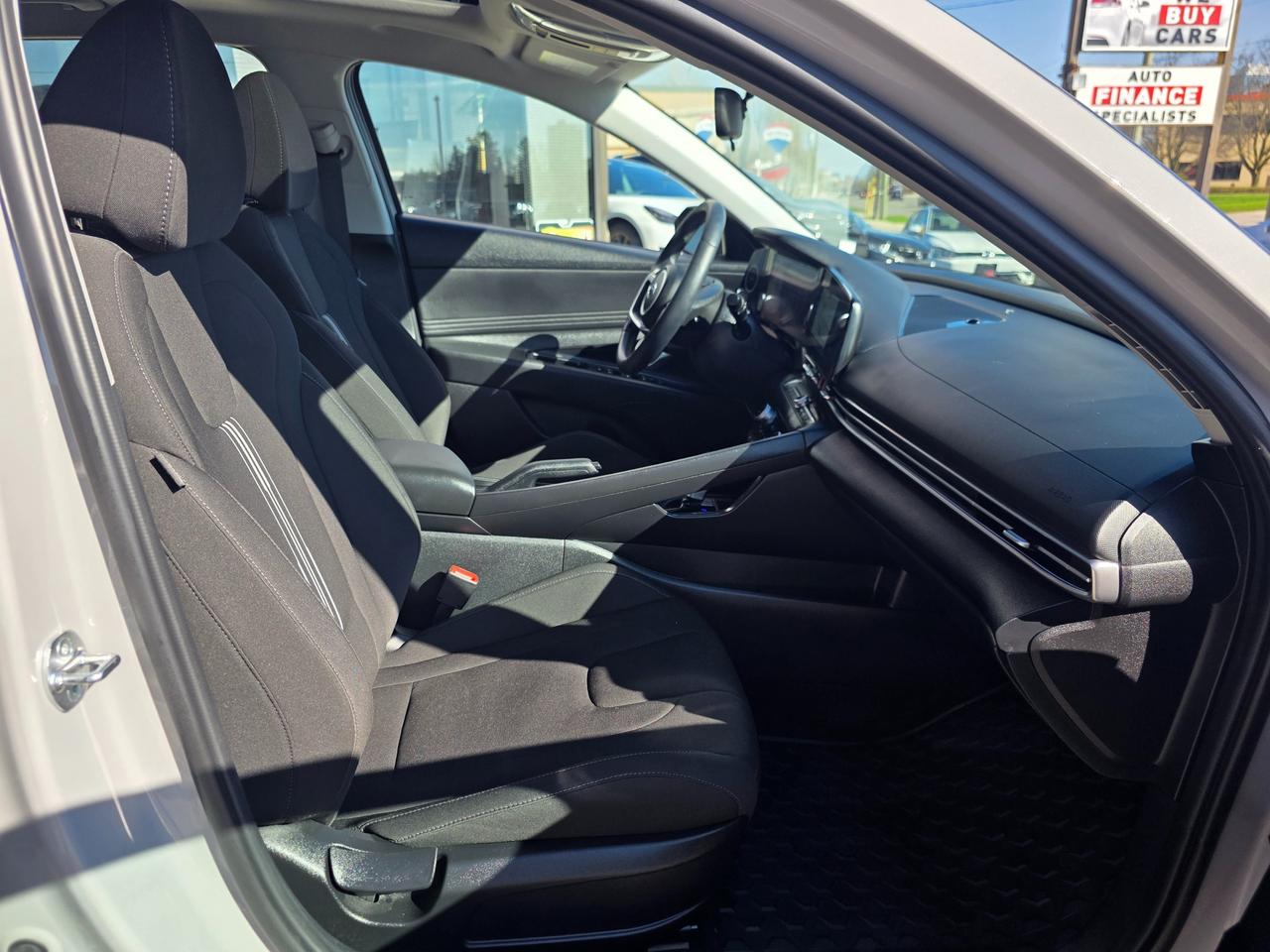 2023 Hyundai Elantra Preferred w/Tech Package LOW KMS | ONE OWNER | NAVI | Sunroof | BSM | Heated Seats Photo