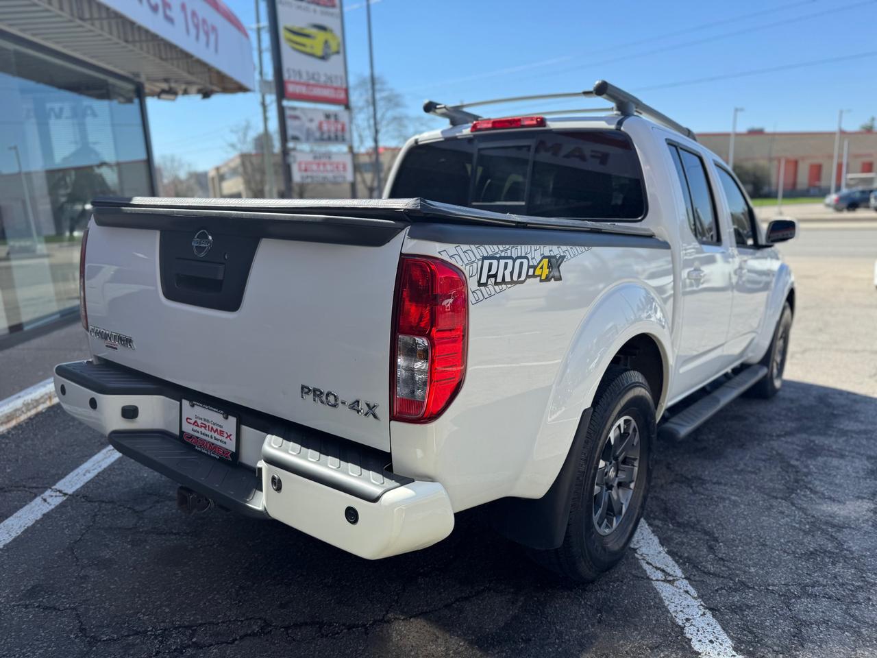 2017 Nissan Frontier PRO-4X **SALE PENDING** Photo4