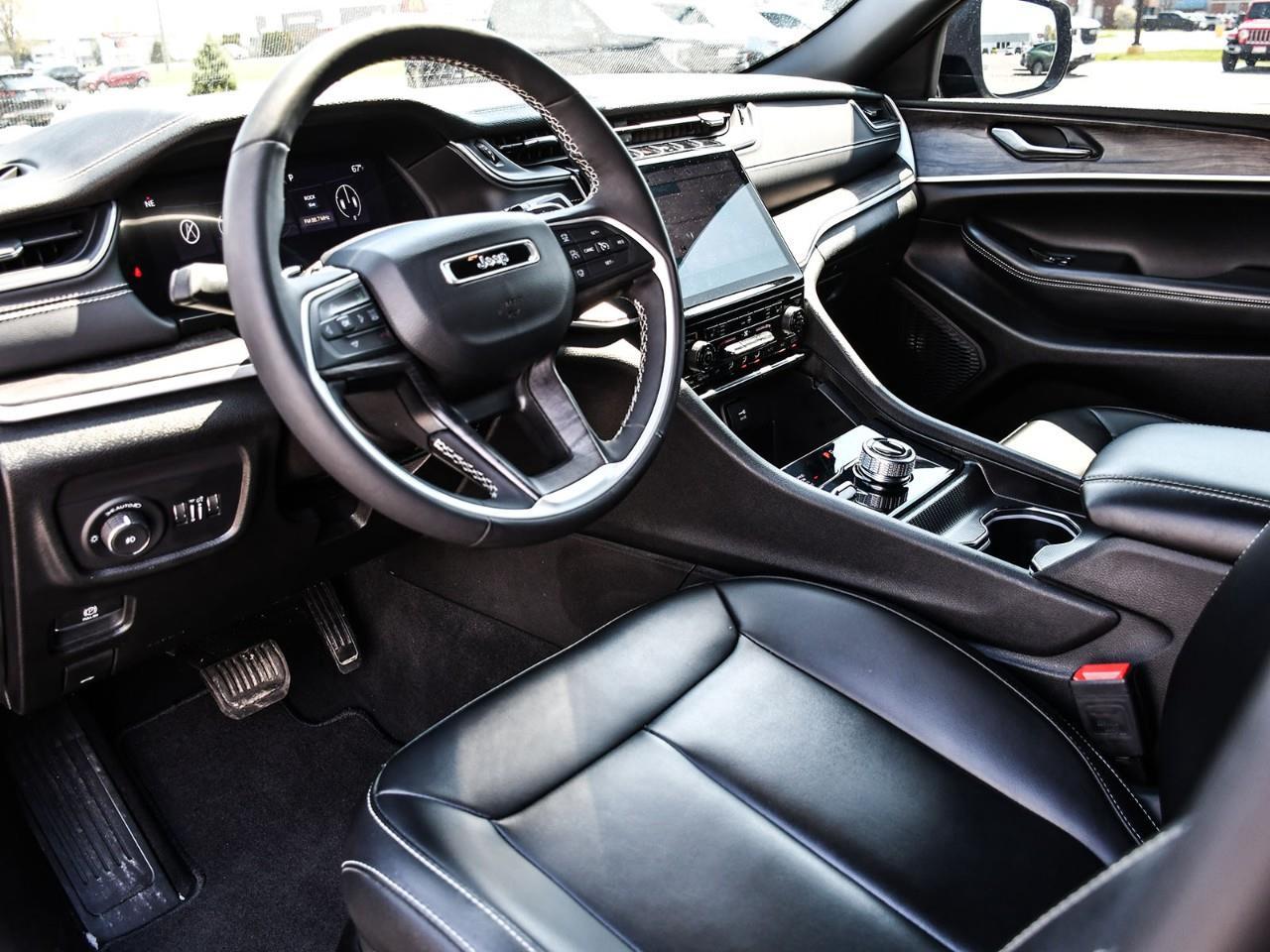 2024 Jeep Grand Cherokee 2024 Jeep Grand Cherokee Limited | Black Appearance Package | Stock #LK00819T Photo