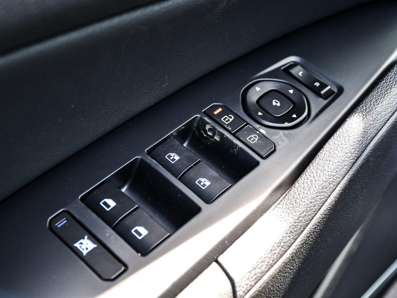 2026 Kia Sportage Plug-In Hybrid SX w/Black Interior 2026 Kia Sportage Plug-In Hybrid – SX Photo