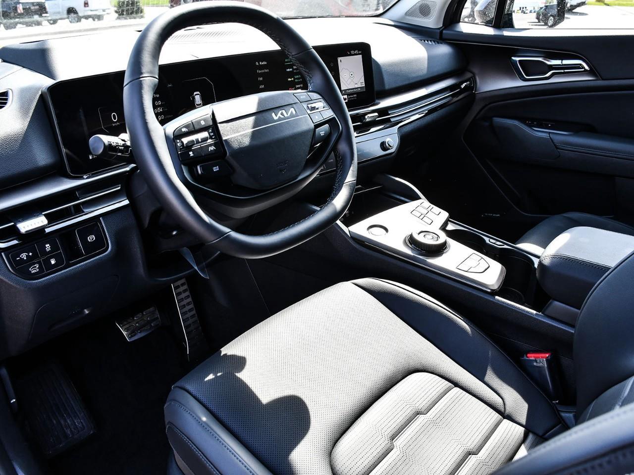 2026 Kia Sportage Plug-In Hybrid SX w/Black Interior 2026 Kia Sportage Plug-In Hybrid – SX Photo