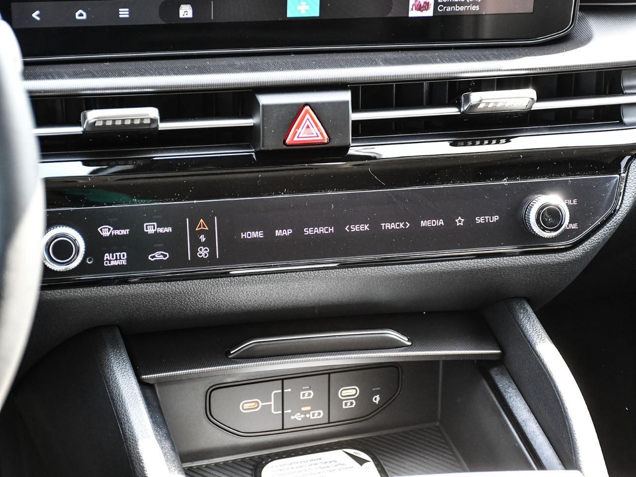 2026 Kia Sportage Plug-In Hybrid SX w/Black Interior 2026 Kia Sportage Plug-In Hybrid – SX Photo