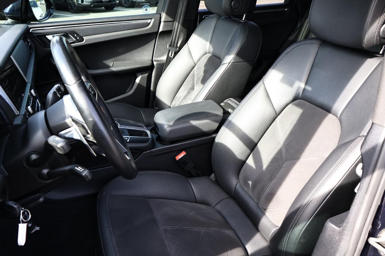 2020 Porsche Macan  Photo
