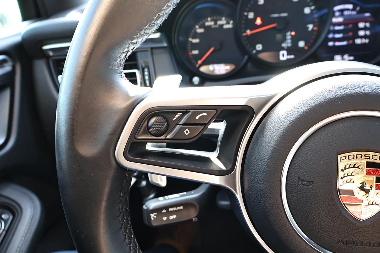 2020 Porsche Macan  Photo
