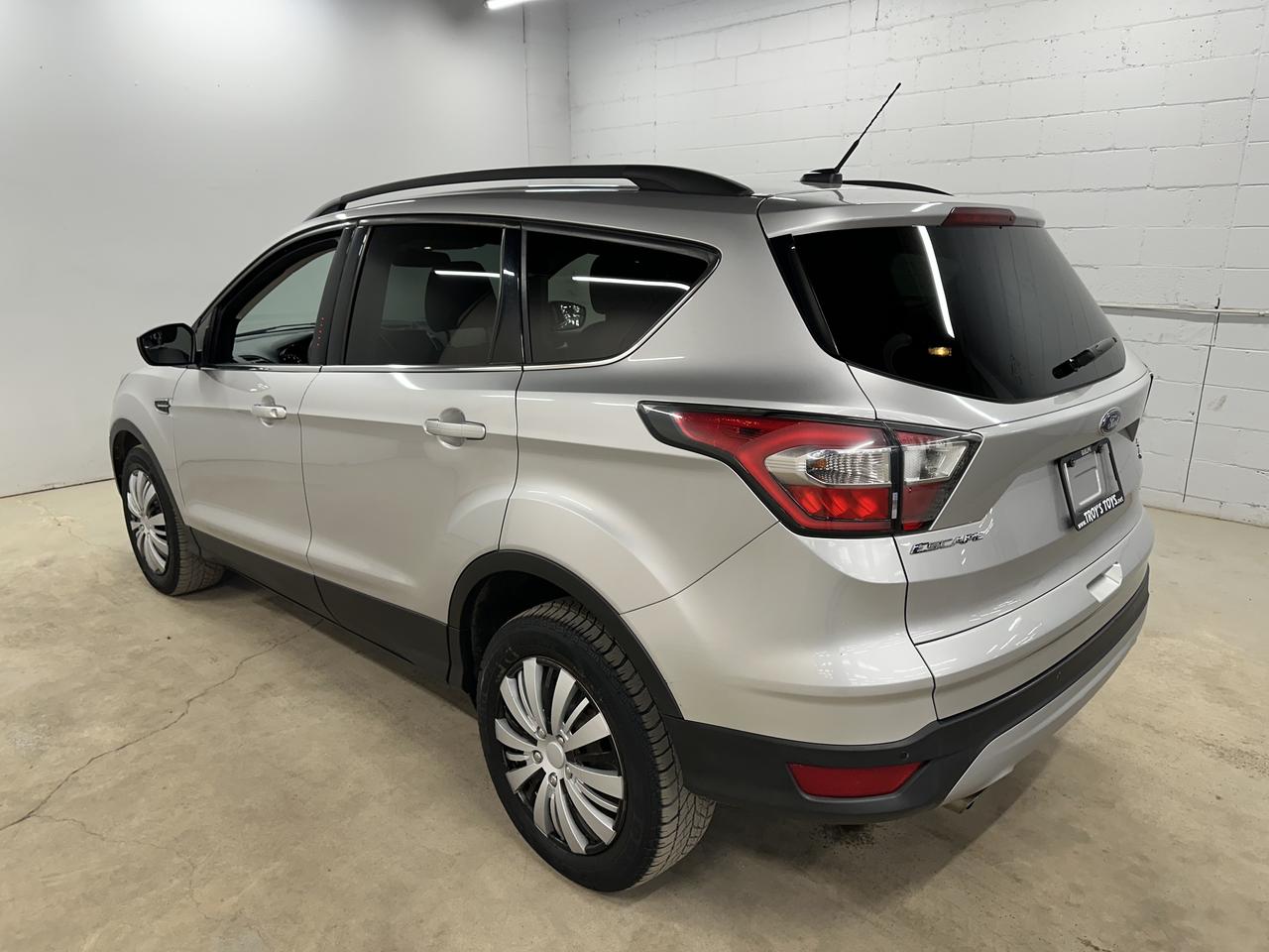 2017 Ford Escape 4WD 4dr SE Photo4