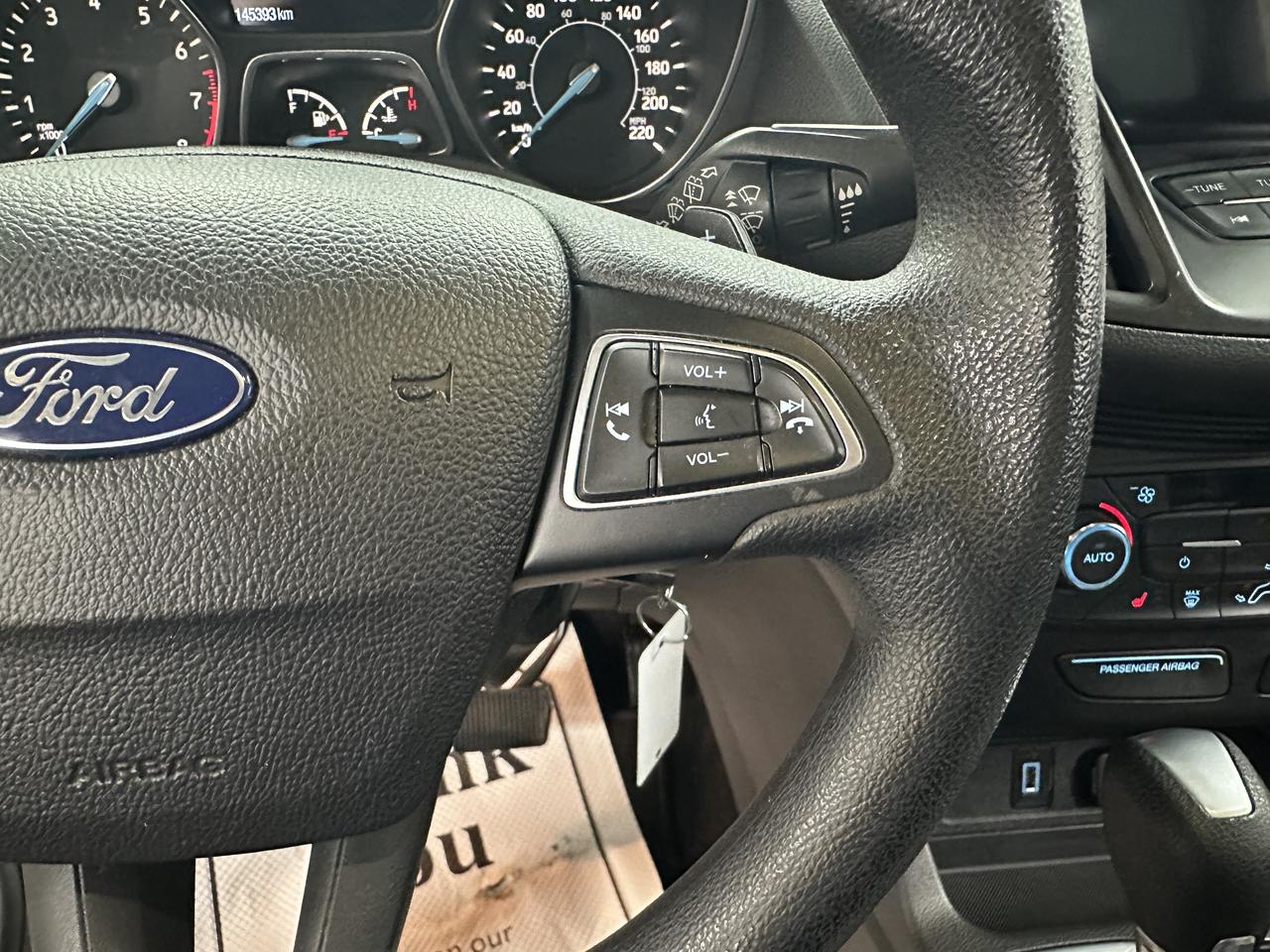 2017 Ford Escape 4WD 4dr SE Photo10