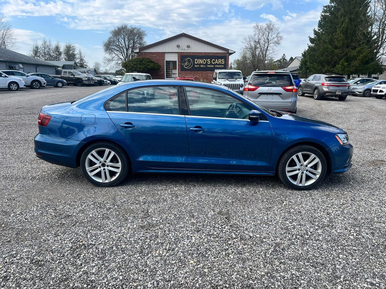 2017 Volkswagen Jetta 4dr 1.8 TSI Auto Highline Photo4