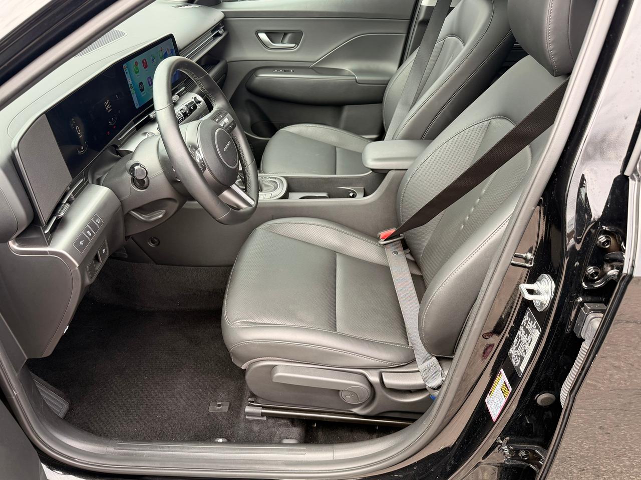 2025 Hyundai KONA Preferred Trend AWD+Roof+Drive Assist+CLEAN CARFAX Photo22