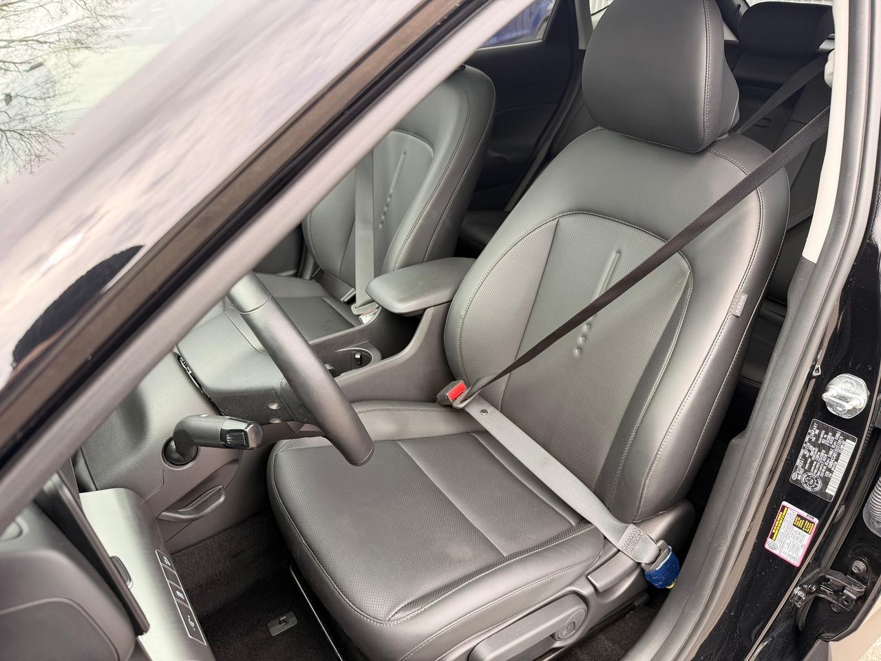 2025 Hyundai KONA Preferred Trend AWD+Roof+Drive Assist+CLEAN CARFAX Photo