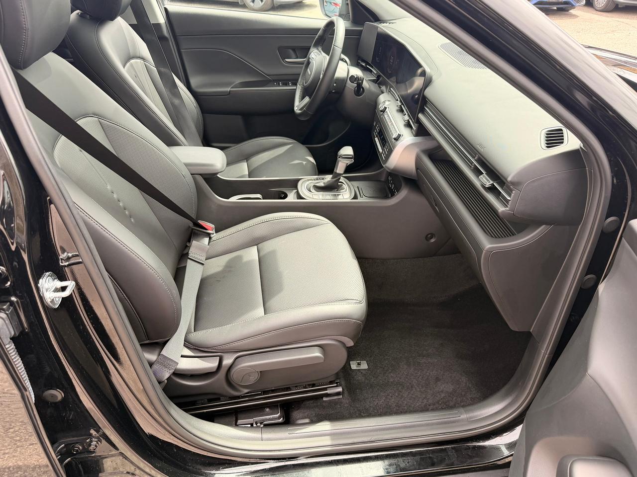 2025 Hyundai KONA Preferred Trend AWD+Roof+Drive Assist+CLEAN CARFAX Photo