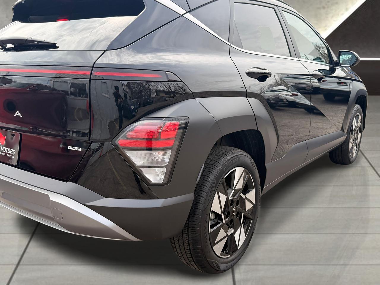 2025 Hyundai KONA Preferred Trend AWD+Roof+Drive Assist+CLEAN CARFAX Photo48