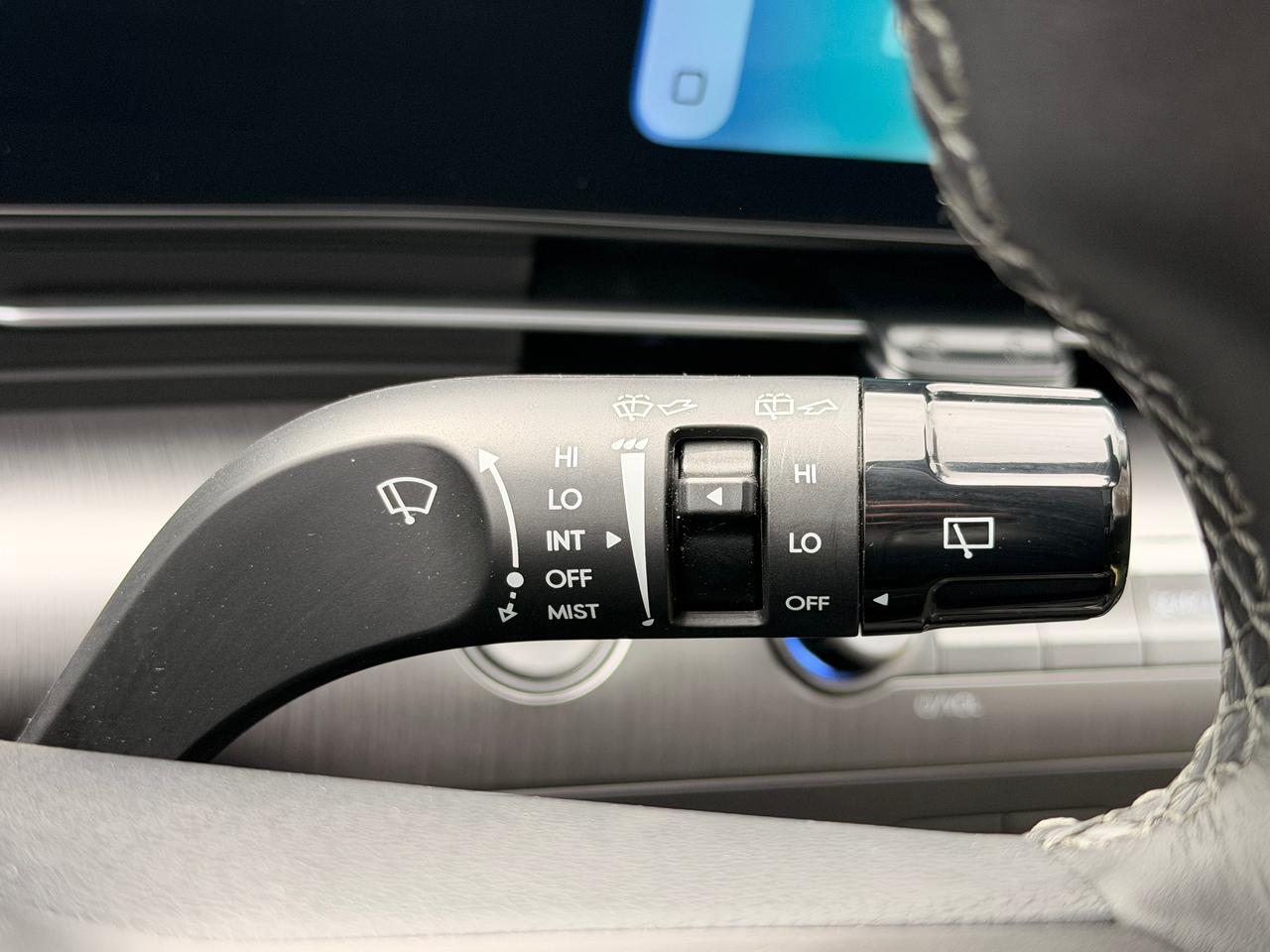 2025 Hyundai KONA Preferred Trend AWD+Roof+Drive Assist+CLEAN CARFAX Photo