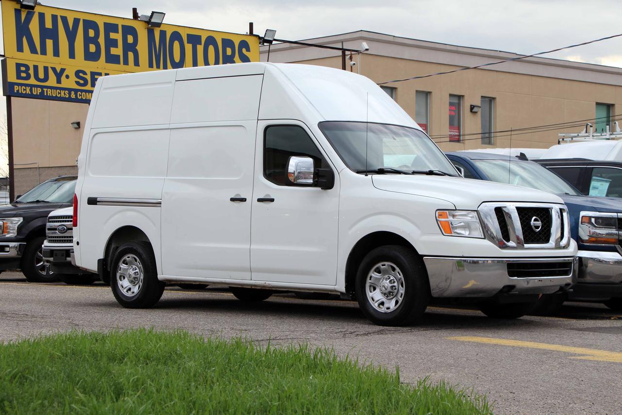 2015 Nissan NV 2500 SV Photo0