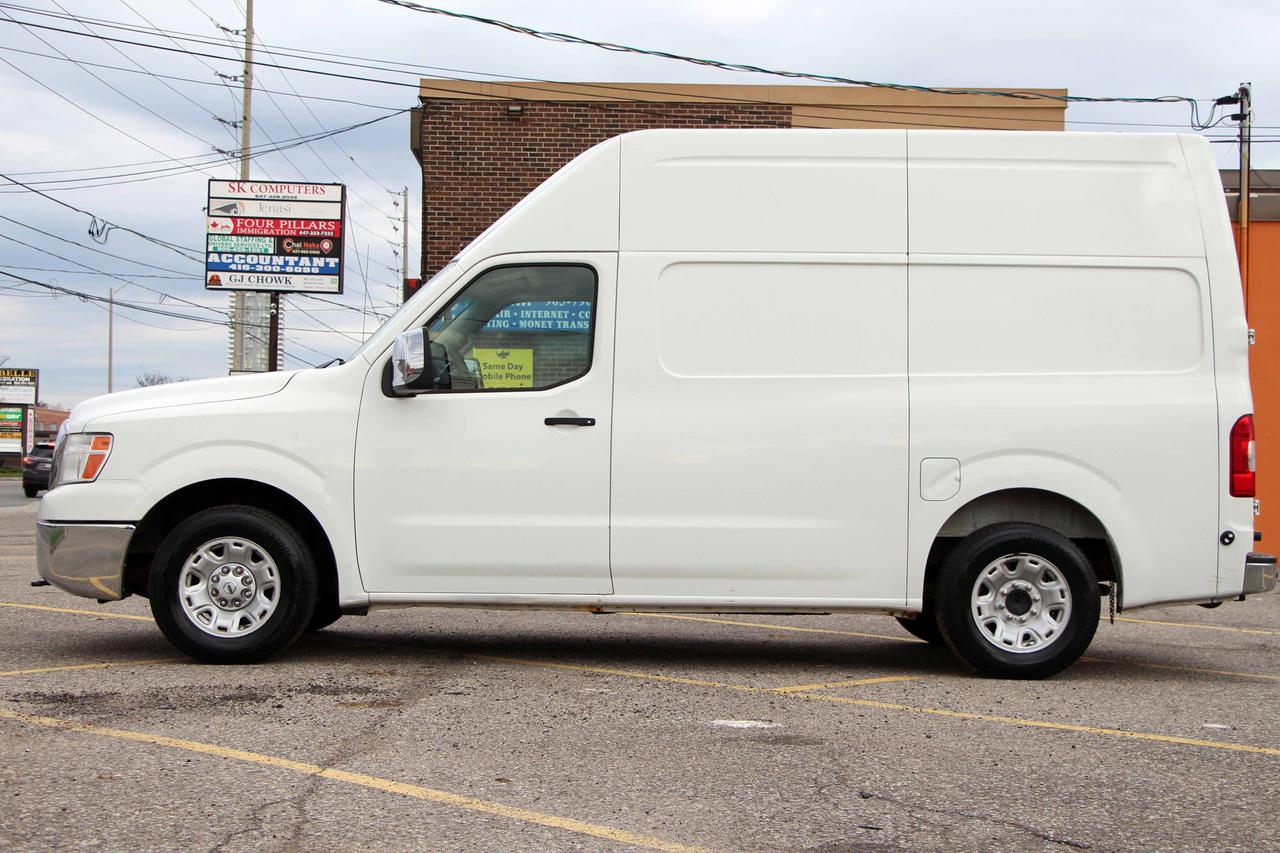 2015 Nissan NV 2500 SV Photo