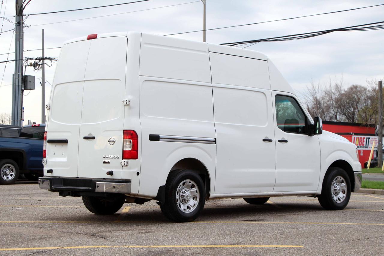2015 Nissan NV 2500 SV Photo