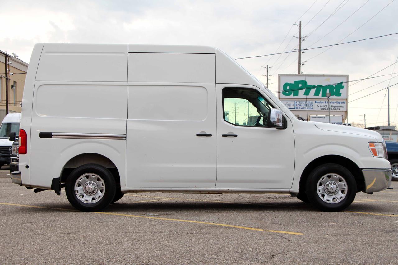 2015 Nissan NV 2500 SV Photo
