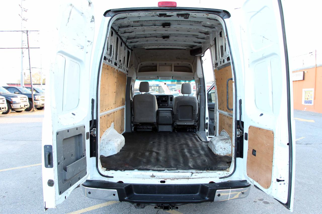 2015 Nissan NV 2500 SV Photo