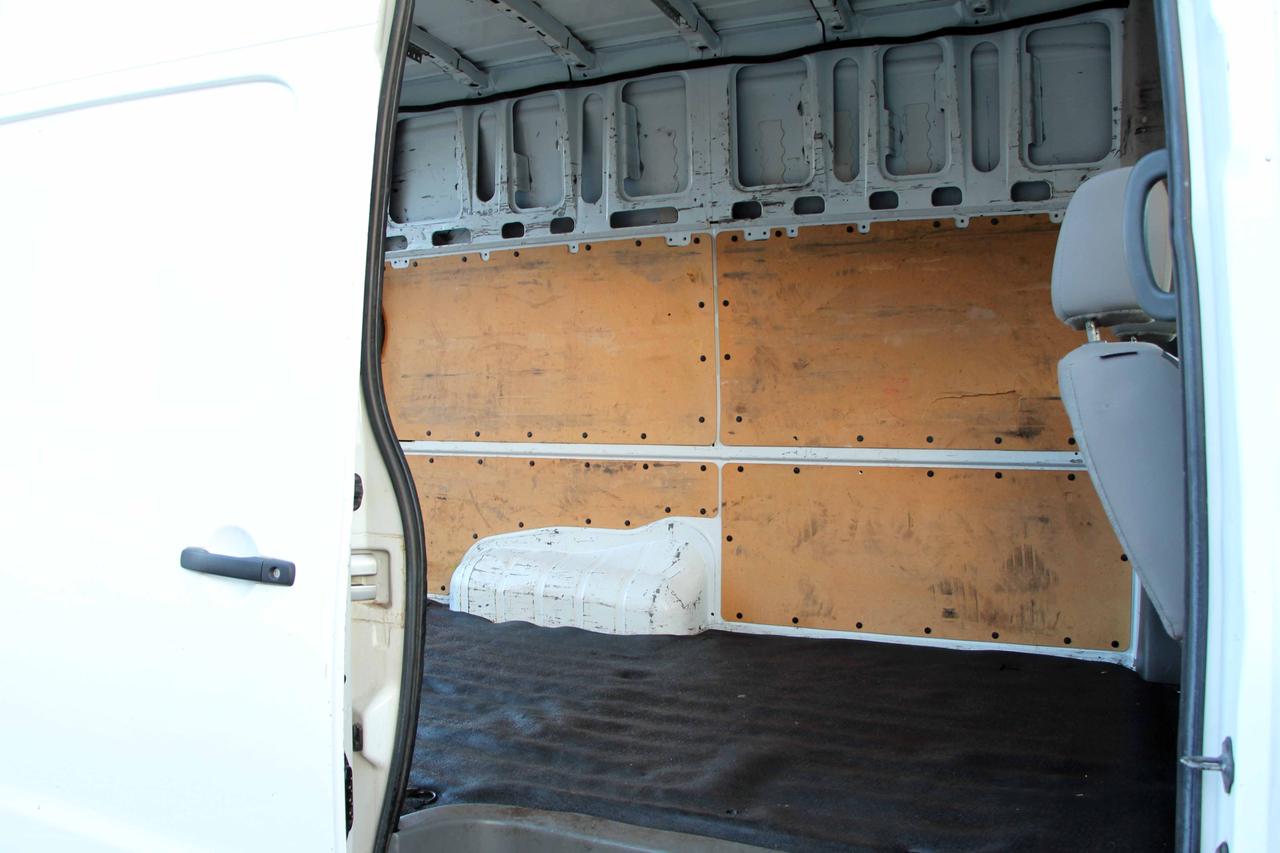 2015 Nissan NV 2500 SV Photo