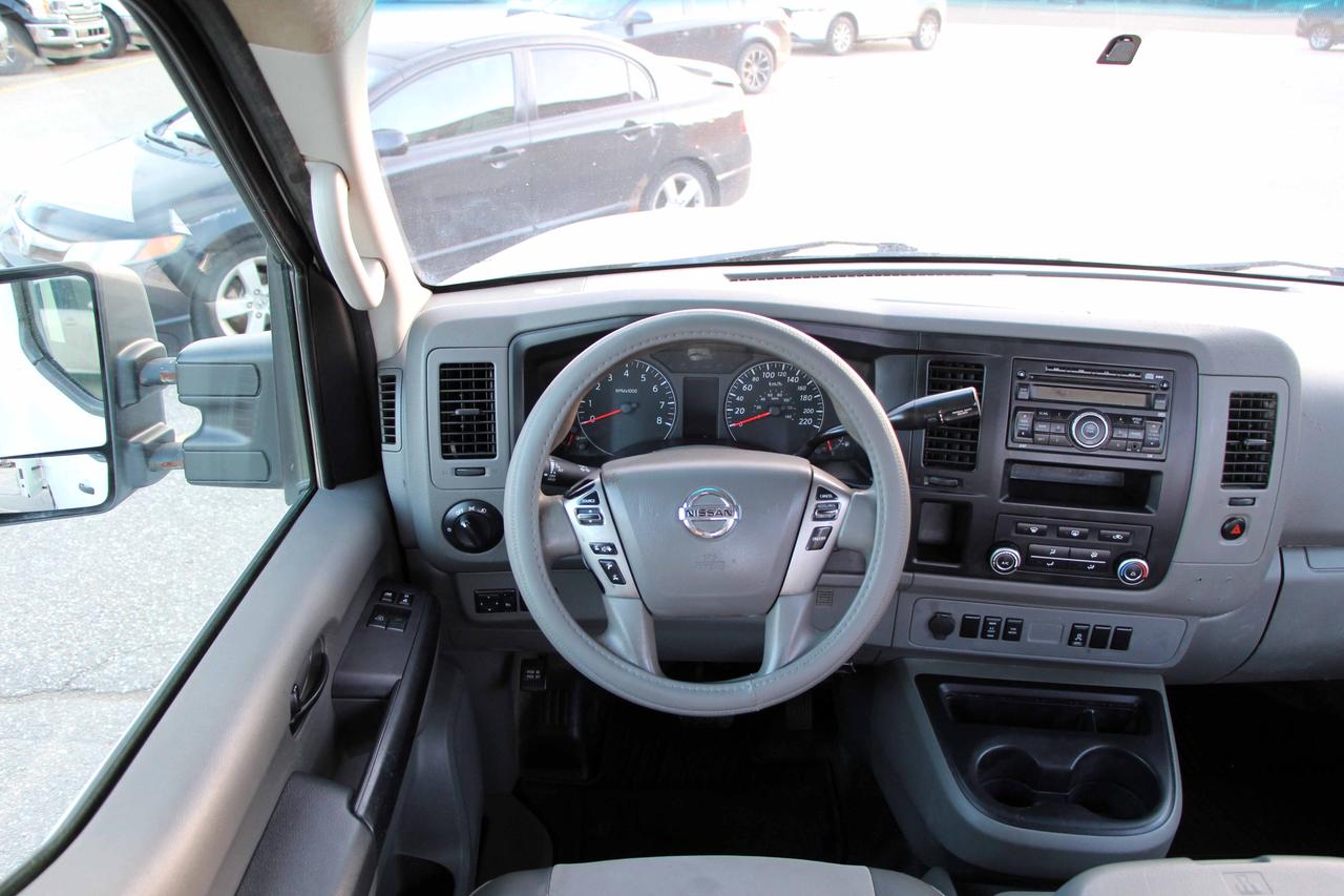 2015 Nissan NV 2500 SV Photo
