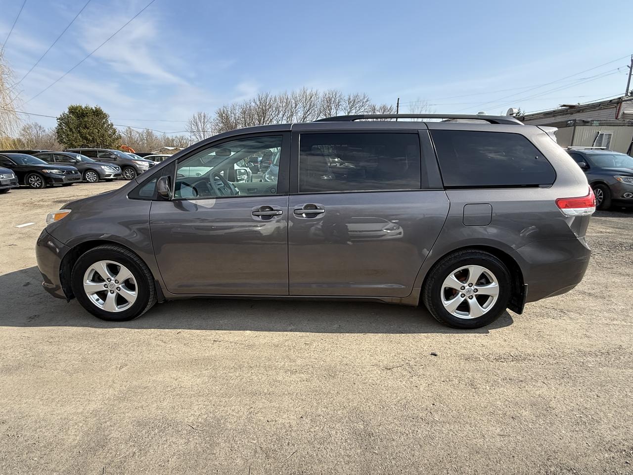 2013 Toyota Sienna LE Photo