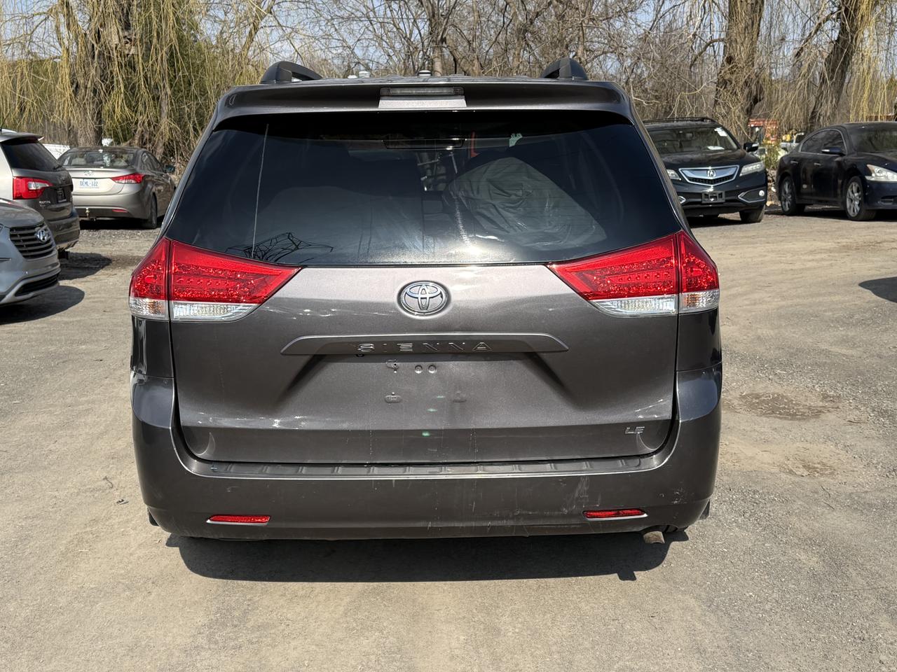 2013 Toyota Sienna LE Photo